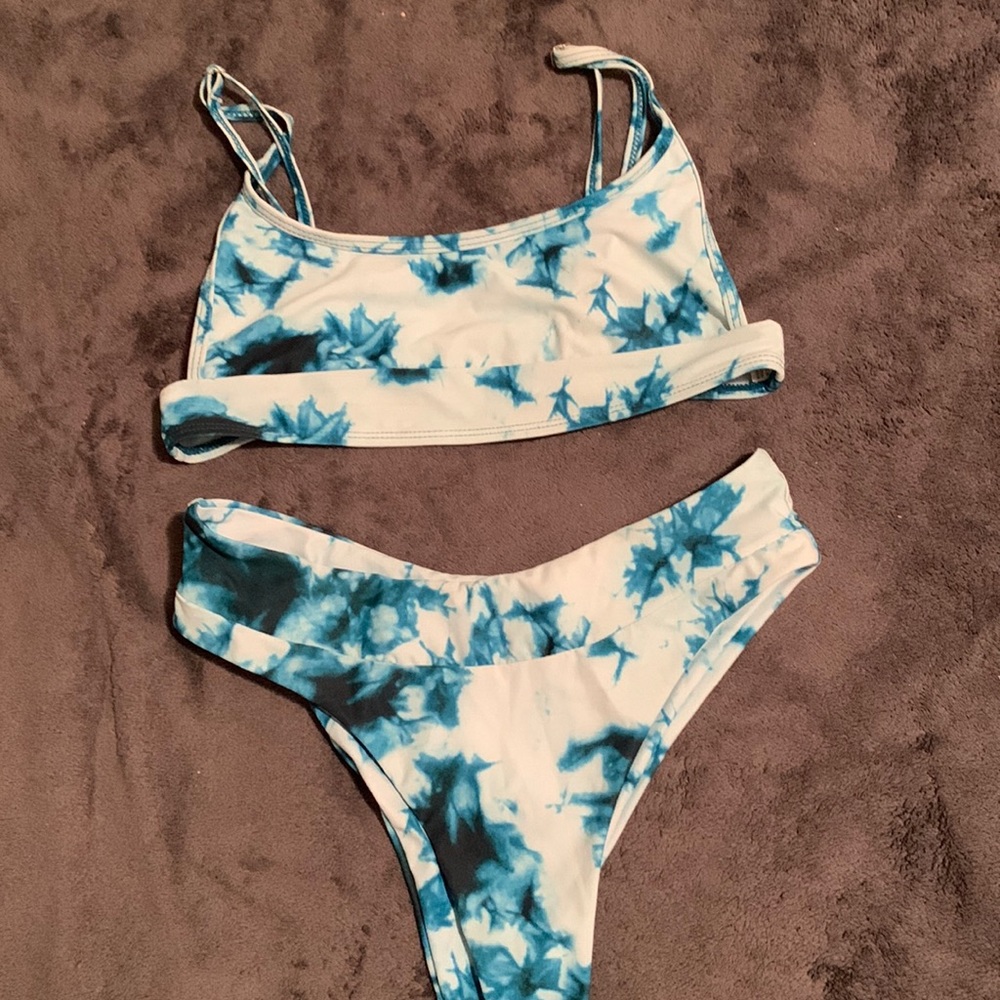 Blue tie dye bikini set
